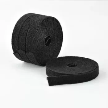 StarTech.com rouleau de bande auto-agrippante - 4,6 m - noir (lot de 4)