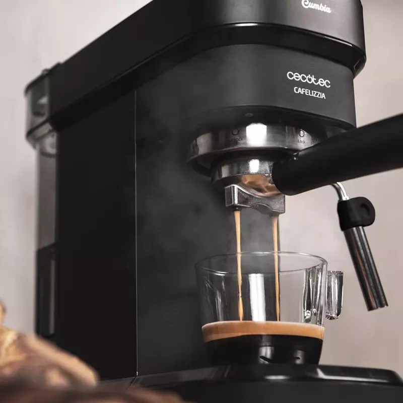 Machine à espresso Cecotec Cafelizzia 790 noire